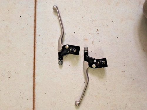 Coppia leve manubrio moto - leve,