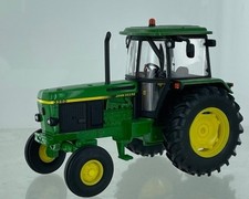 BRITAINS - Tracteur limitée à 2500 pièces - JOHN DEERE 3350 2WD - 1/32 - BRI4...