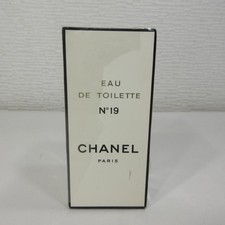 CHANEL Eau de Toilette N°19