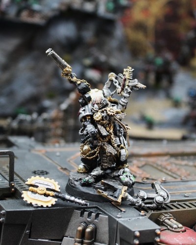Space marines mani ferro - mani,