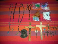 LOTTO OGGETTI RELIGIOSI ROSARI CROCEFISSI VINTAGE