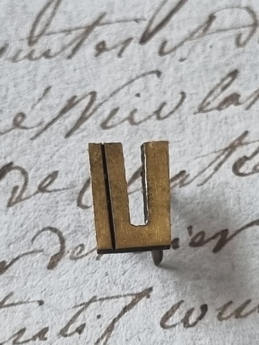 Monogramma lettere ottone u - lettere,