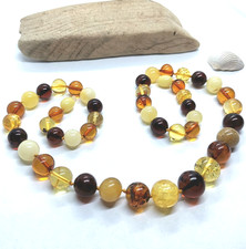 Collana di perle di ambra