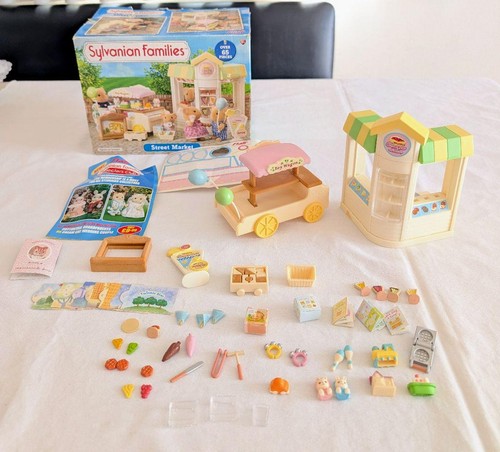 Sylvanian families street - families,