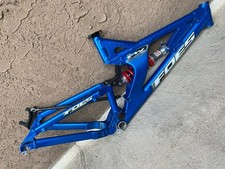 Medium Blue  Foes The Fly Down