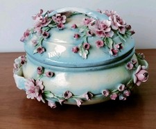  Cofanetto Capodimonte Mollica  in ceramica con fiori e decorazioni Vintage 