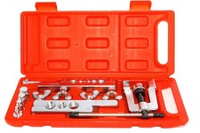 Attrezzo per flangiatura