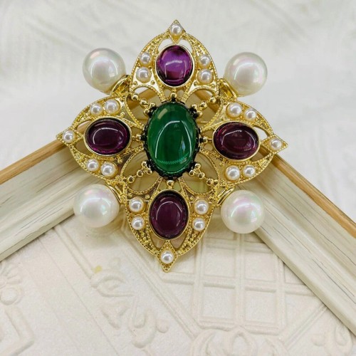 Spilla croce vintage corsetto