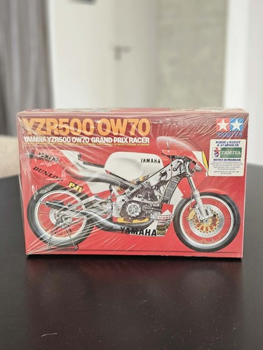 Maquette moto yzr - 1/12,