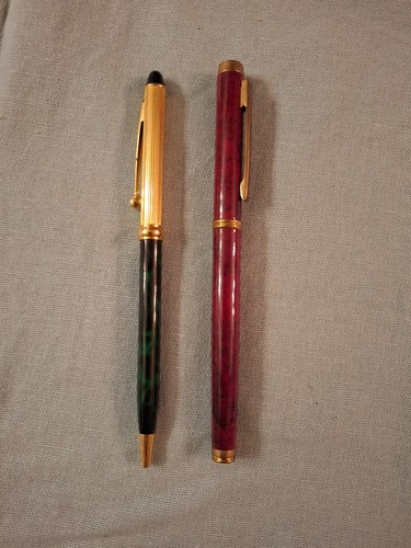 Stylo 1 plume rouge - 2, /