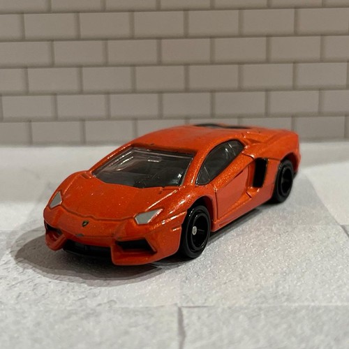 Tomica lamborghini aventador - lamborghini,