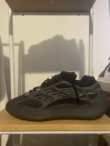 Yeezy 700 alvah - yeezy, v3