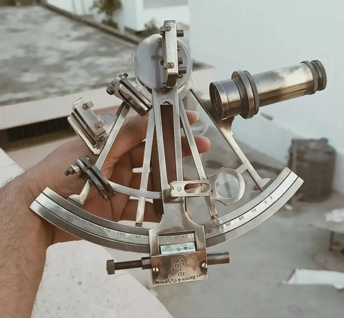 Antico strumento astrolabio