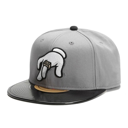 Cappello divertente ricamato