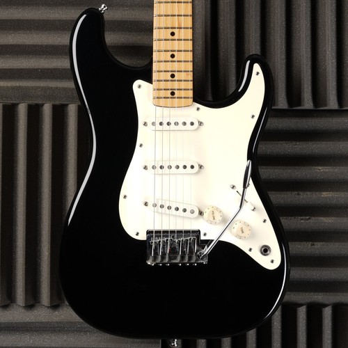 Fender standard stratocaster - fender,