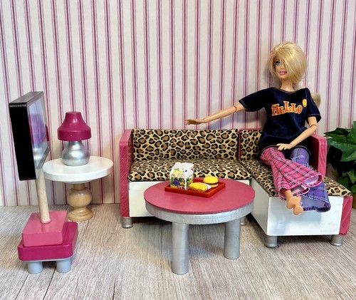 Barbie familyroom mcm - mcm, style