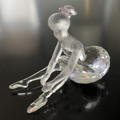 Statuina giovane ballerina