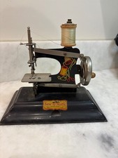 macchina da cucire giocattolo