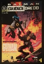 BATMAN / GIUDICE DREDD volume 1  (Edizioni Play Press)