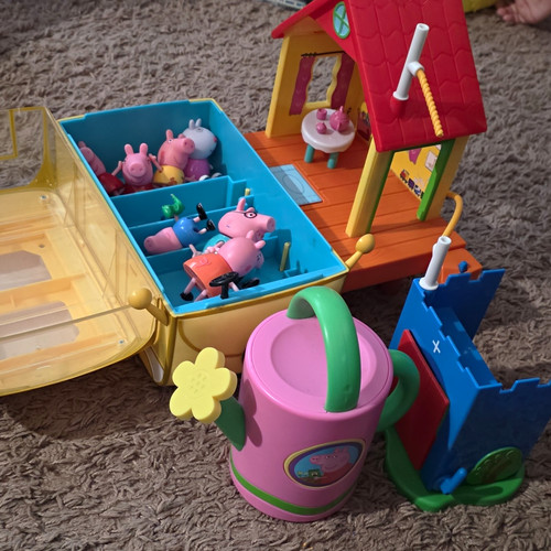 Pacchetto giocattolo peppa pig - peppa,