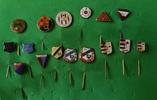 CROAZIA lotto 16 distintivi collezione spillini calcio badges football