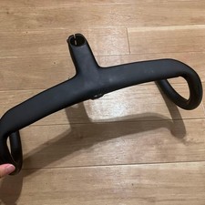 maniglia integrata in carbonio