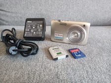 Nikon coolpix S3100 Silver 14MP Digital Camera Funziona completa SD 1GB 
