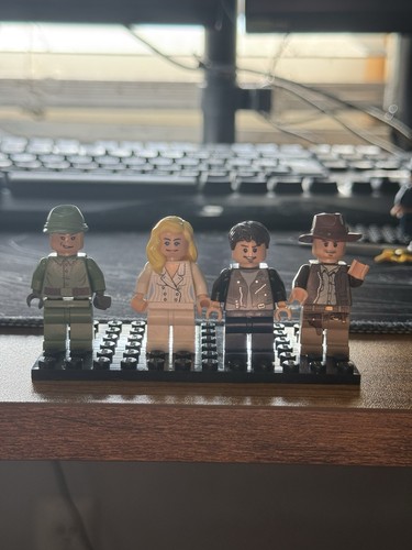 Lego indiana jones minifigures - indiana,