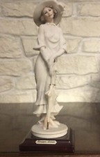 Capodimonte Statua G.Armani  “La Donna con Ombrello” by Florence