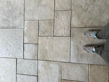 Pavimento In Pietra Chianca