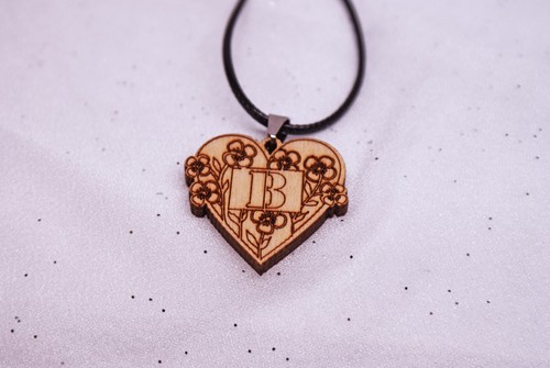 Collana artigianale legno - in,