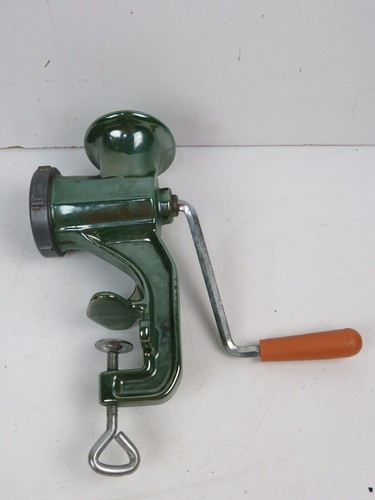 Vecchio macinino tritacarne - vecchio,