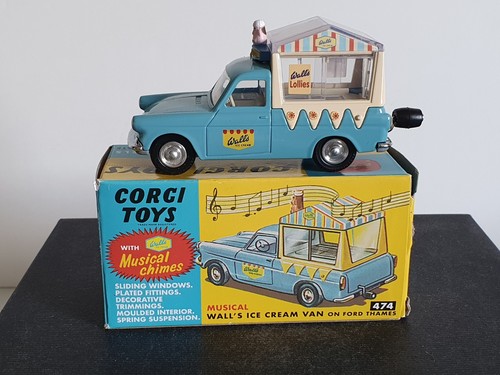 Carillon corgi toys 474 - carillon, ford