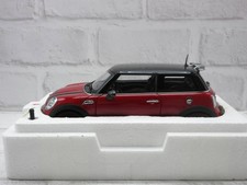 Modellino auto minicar 1/18