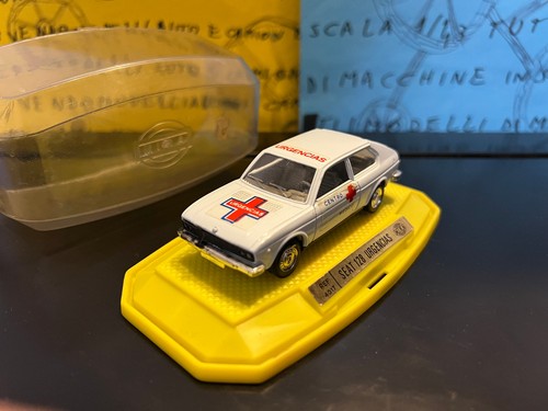 Seat 128 3p urgencias - 1/43,