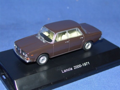 Una lancia 2000 - una,