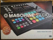 Native Instruments Machine Studio Groove Studio di produzione