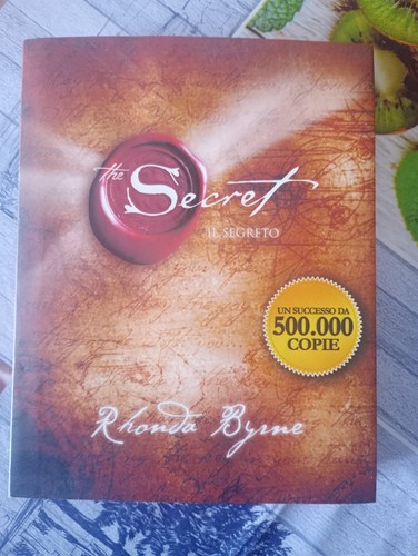 The secret il segreto - secret.",