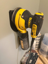 Levigatrice orbitale Dewalt
