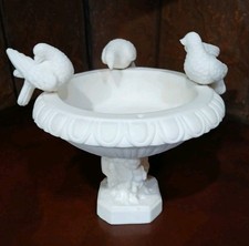 Bagno uccellino piedistallo