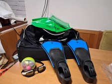 borsone nike, pinne sub bambino taglia m, occhialini, biglie e cuscini in...