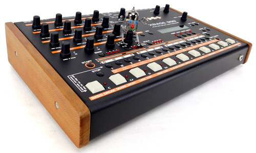 Jomox xbase 999 - 999, sintetizzatore