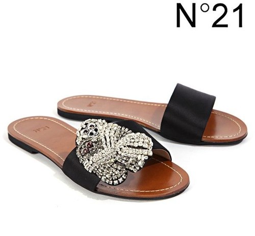 Sandales en satin - n°21,