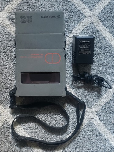 Raro lettore portatile e - cd,
