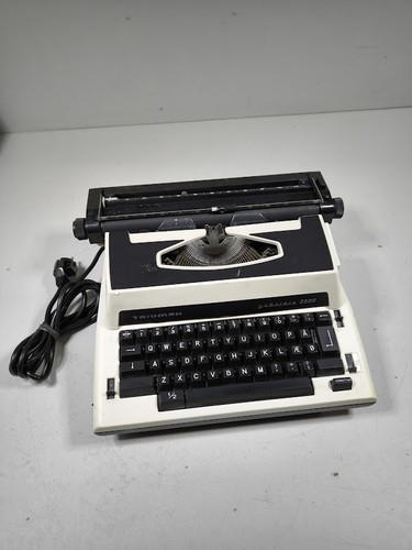 Macchina per scrivere - per,