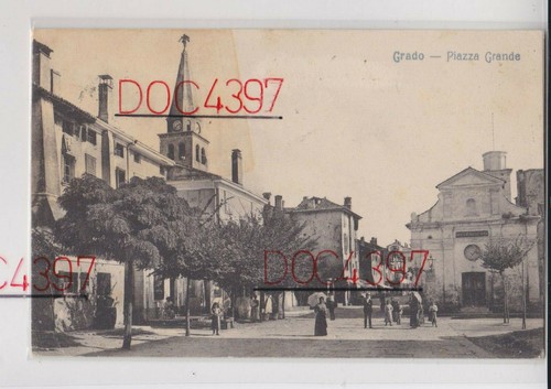 Grado piazza grande animata - grado,