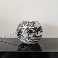 Lampada da tavolo in vetro