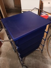 cassettiera su ruote kartell
