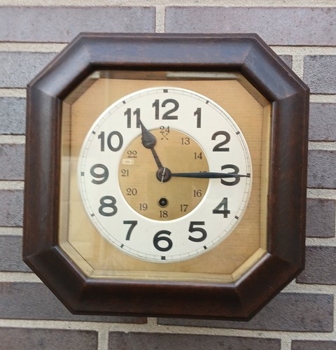 Crece freccia orologio - crece, da