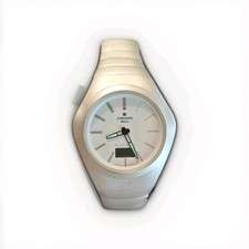 L'orologio è un Junghans Mega